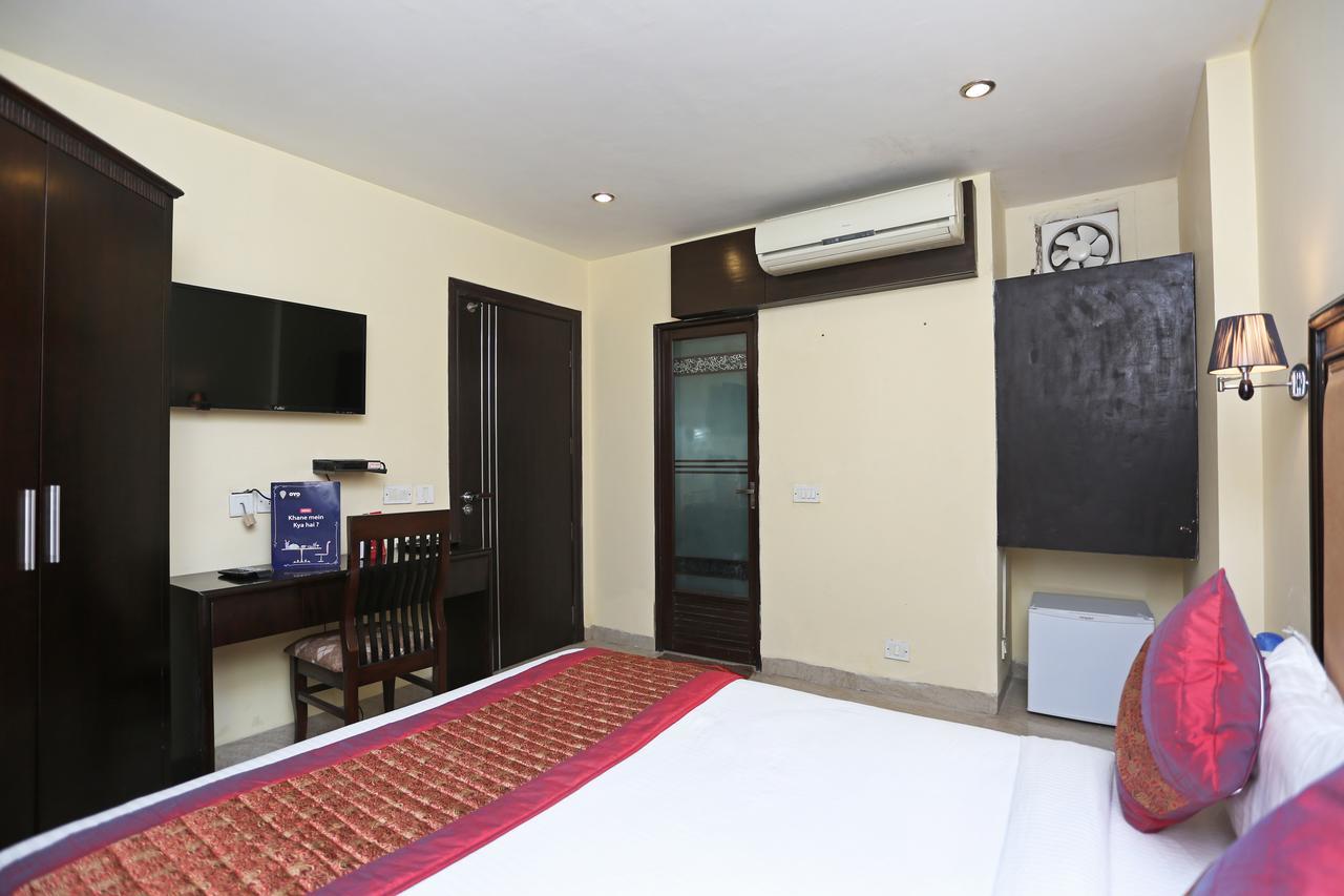 Oyo 714 Hotel De Plaza Нью-Дели Экстерьер фото
