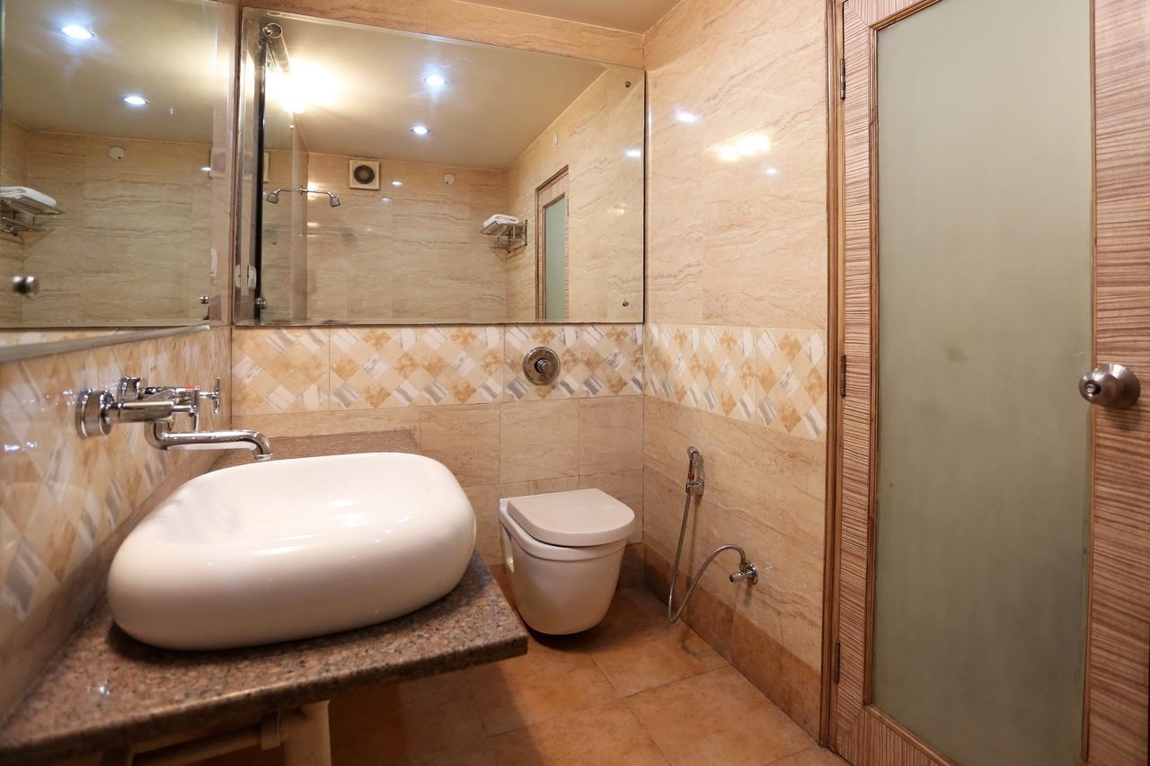 Oyo 714 Hotel De Plaza Нью-Дели Экстерьер фото